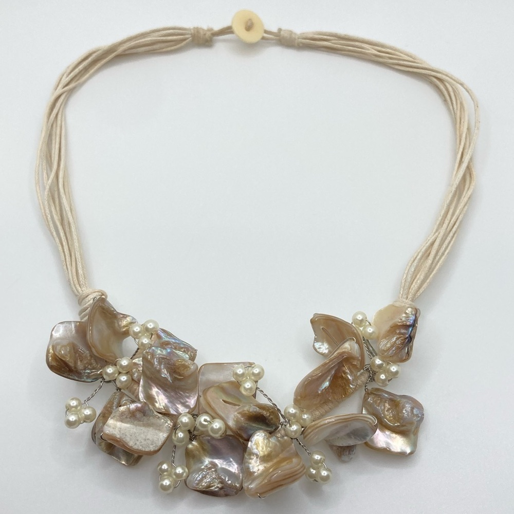 Gemstone Gallery Freshwater Pearl & Shell Twine
Necklace Style #0510N / 15”